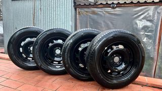 4 Gomme con Cerchi 215/65/R16 4x108 attacco et32