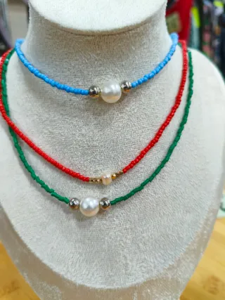 Collar de perlas y cuentas