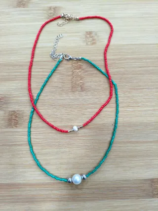 Collar de perlas y cuentas