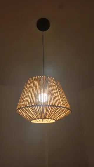 Lámpara de techo de yute