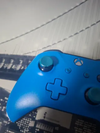 Xbox One S 500GB + Controller + Box