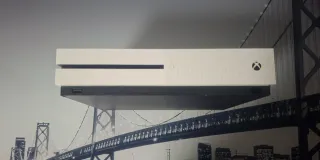 Xbox One S 500GB + Controller + Box