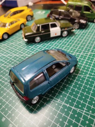 Varios Renault 1:43 sin caja