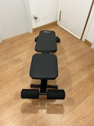 Banco de musculación y gimnasio