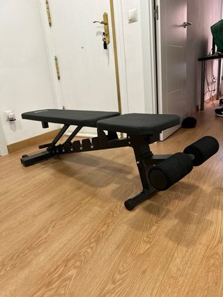 Banco de musculación y gimnasio