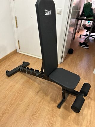 Banco de musculación y gimnasio