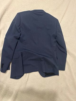 Traje azul sin usar