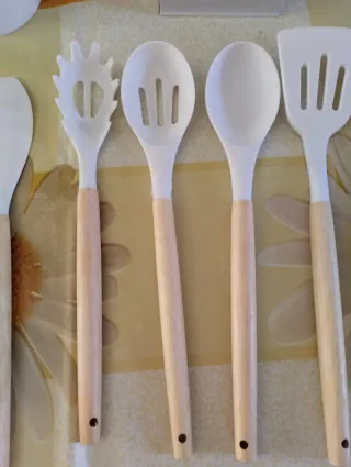 Set 12 Utensili Cucina Silicone e Legno