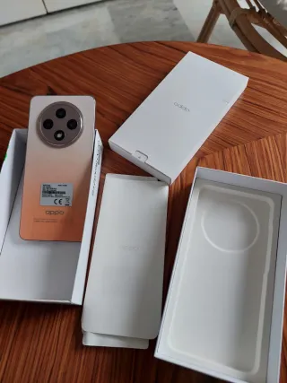 OPPO Reno 12 FS Naranja