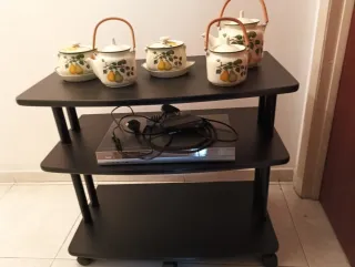 Mesa auxiliar TV con ruedas