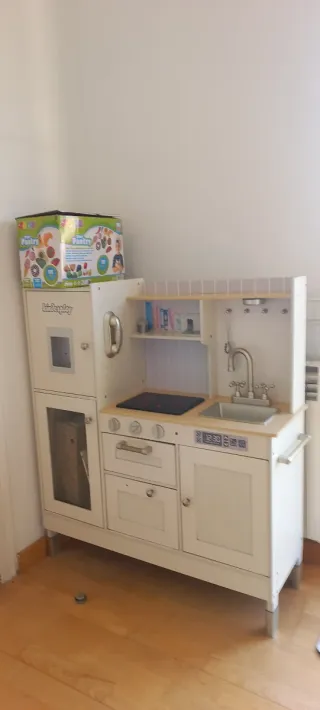 Cocinita de madera para niños