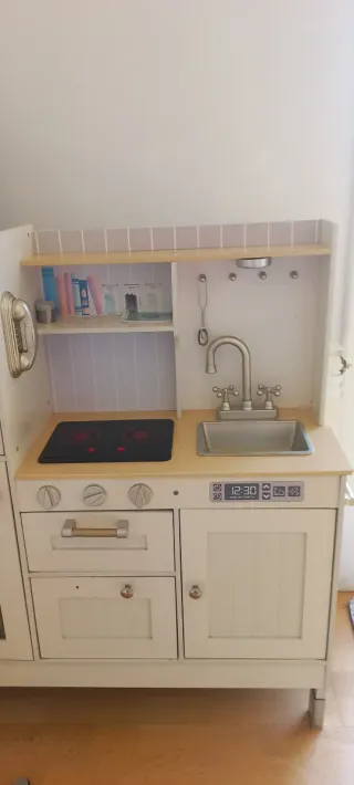 Cocinita de madera para niños