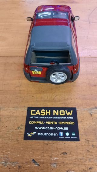 ERTL LAND ROVER FREELANDER COCHE A ESCALA 1/18