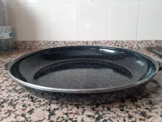 Paellera negra + sartén pequeña de regalo