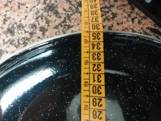 Paellera negra + sartén pequeña de regalo