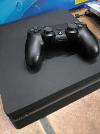 PS4 Slim 1TB + Mando + VRally 4