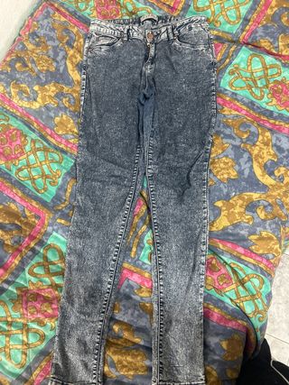 Pantalón vaquero desgastado talla 40