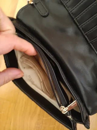 Bolso Cartera Guess Negro