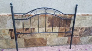 Cabecero de forja negro cama 135 cm.