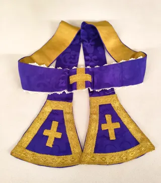 Estola litúrgica antigua morada y dorada