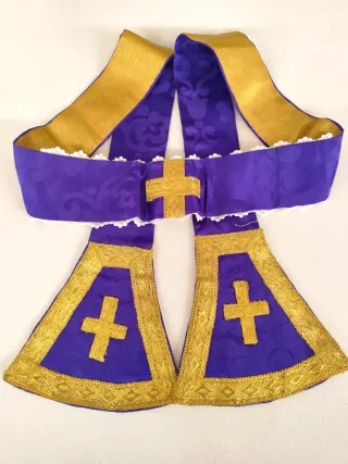 Estola litúrgica antigua morada y dorada