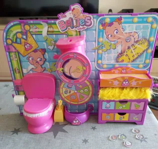 The Bellies Casa de Muñecas Baño