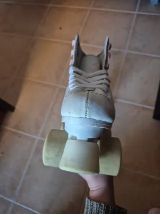 Patines de niña blancos