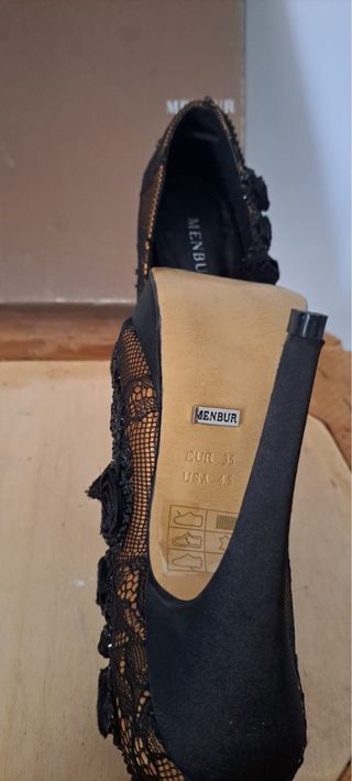 Scarpe décolleté Menbur nere e oro