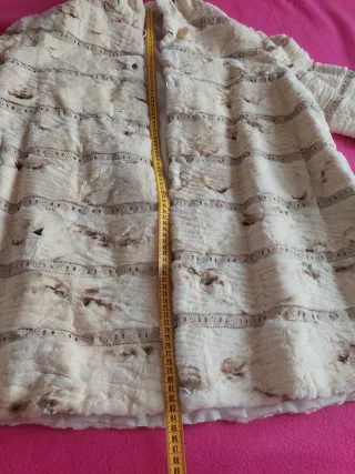 Chaquetón de piel beige y marrón