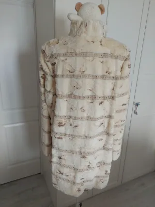 Chaquetón de piel beige y marrón