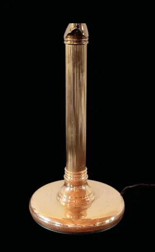 Lámpara de sobremesa de bronce dorada