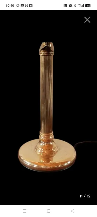 Lámpara de sobremesa de bronce dorada