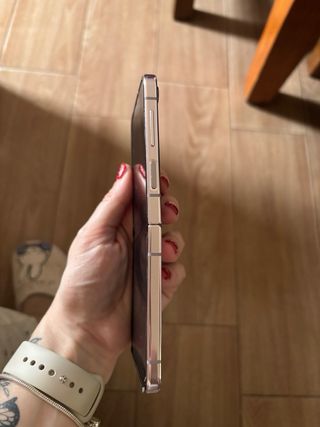 Samsung Galaxy Z Flip 5 morado