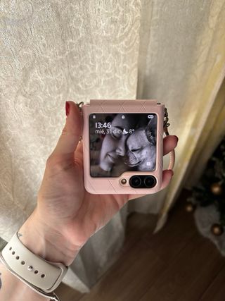 Samsung Galaxy Z Flip 5 morado