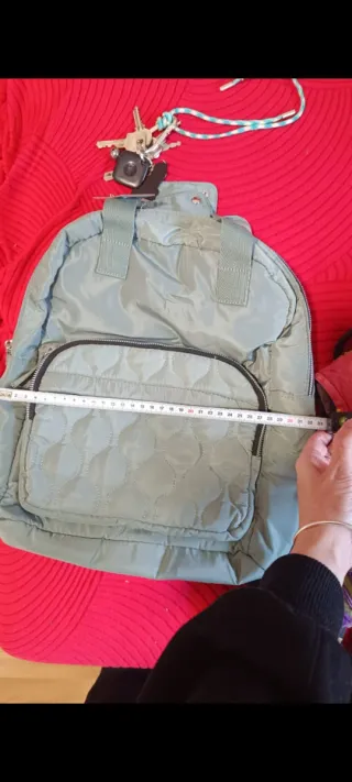 Mochila Primark verde acolchada