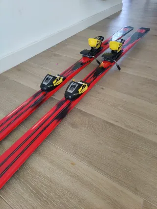 Esquís Quechua 191cm con fijaciones