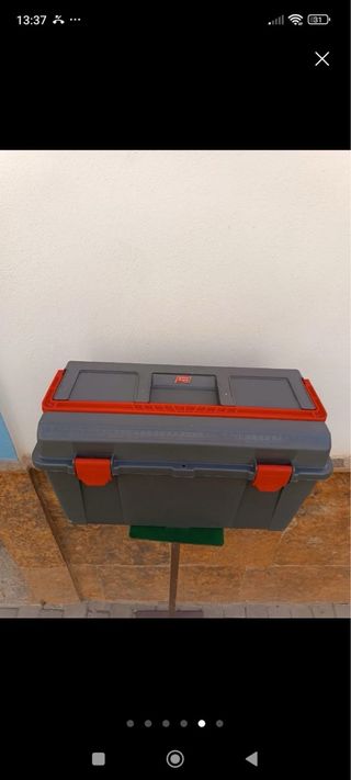 Caja de herramientas Tayg con bandeja