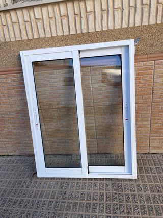 Ventana corredera aluminio blanca
