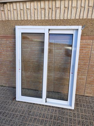 Ventana corredera aluminio blanca