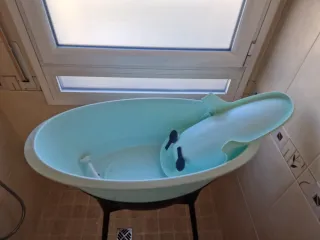 Bañera LUMA para bebé con patas