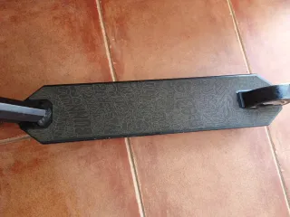 Patinete Oxelo blanco y negro