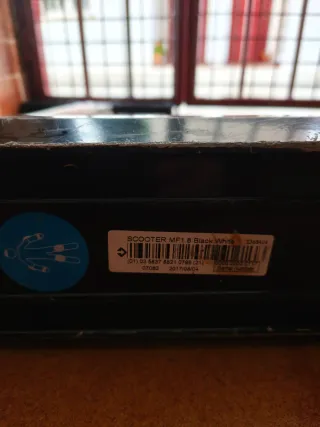 Patinete Oxelo blanco y negro