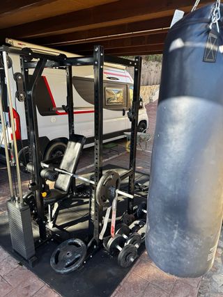 Rack ATX gimnasio con banco, pesas, mancuernas,...