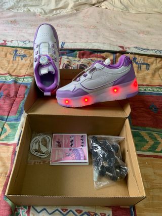 Zapatillas con ruedas y luces LED