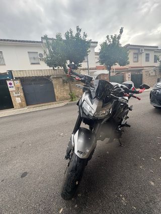 Kawasaki Z900 Negra y Roja