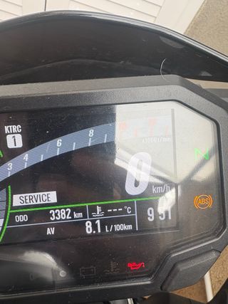 Kawasaki Z900 Negra y Roja