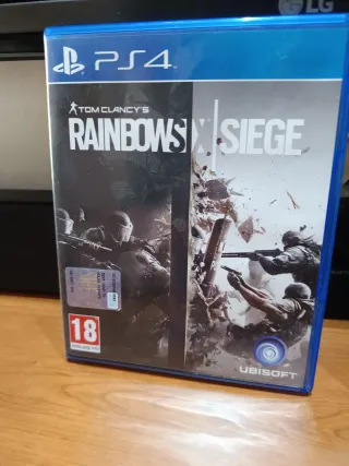 Lotto 2 Giochi PS4: Rainbow Six Siege & Dead Risin