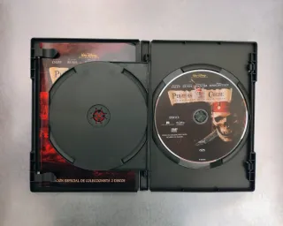 2 DVDs Piratas del Caribe: La Maldición de.. (L)