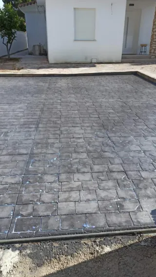 Ofrecemos todo los tipos de hormigón y reformas