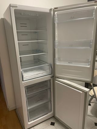 Nevera Hisense en perfecto estado